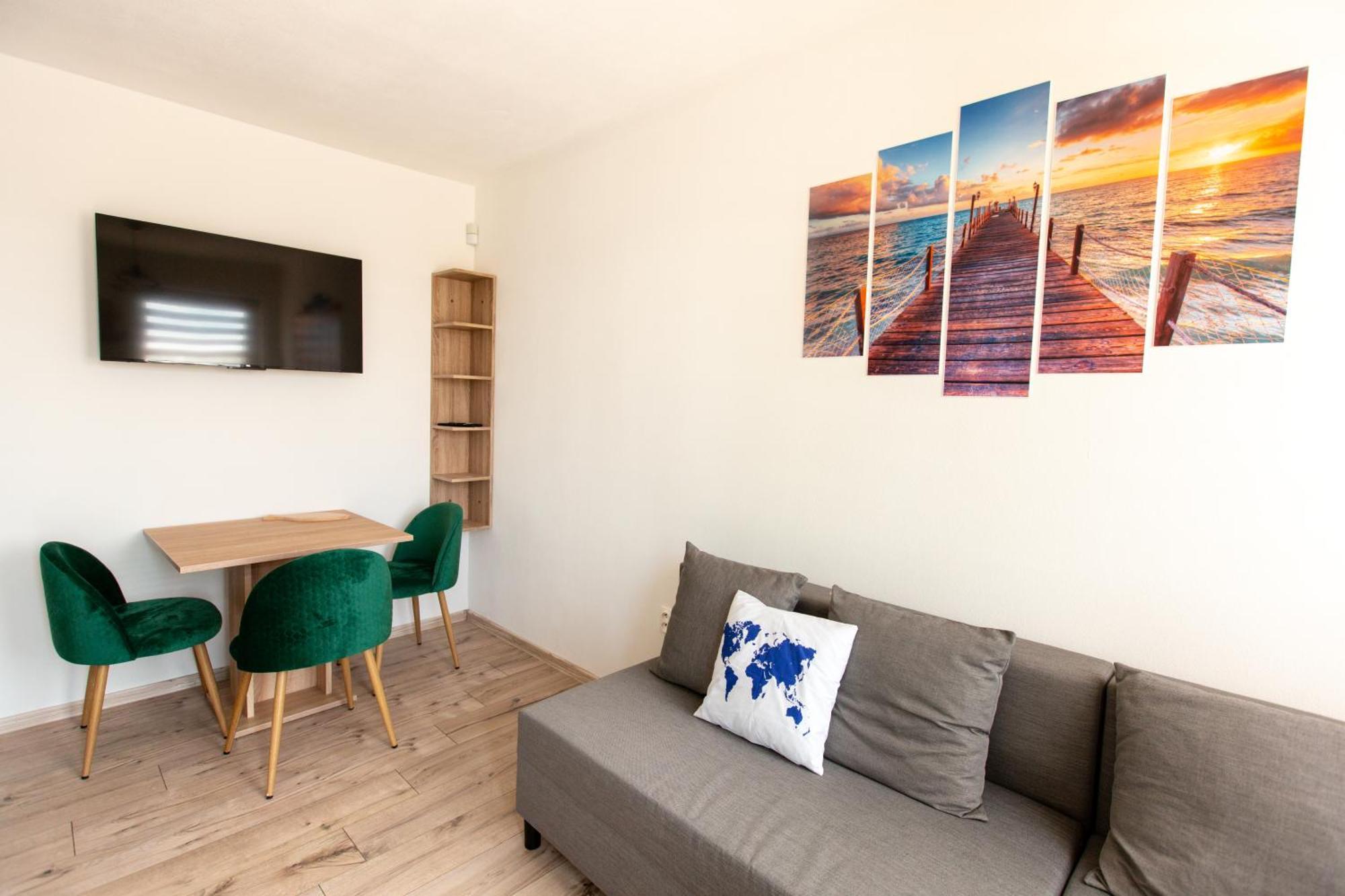 Ahoy Relax Apartmany Nesvady Exterior foto